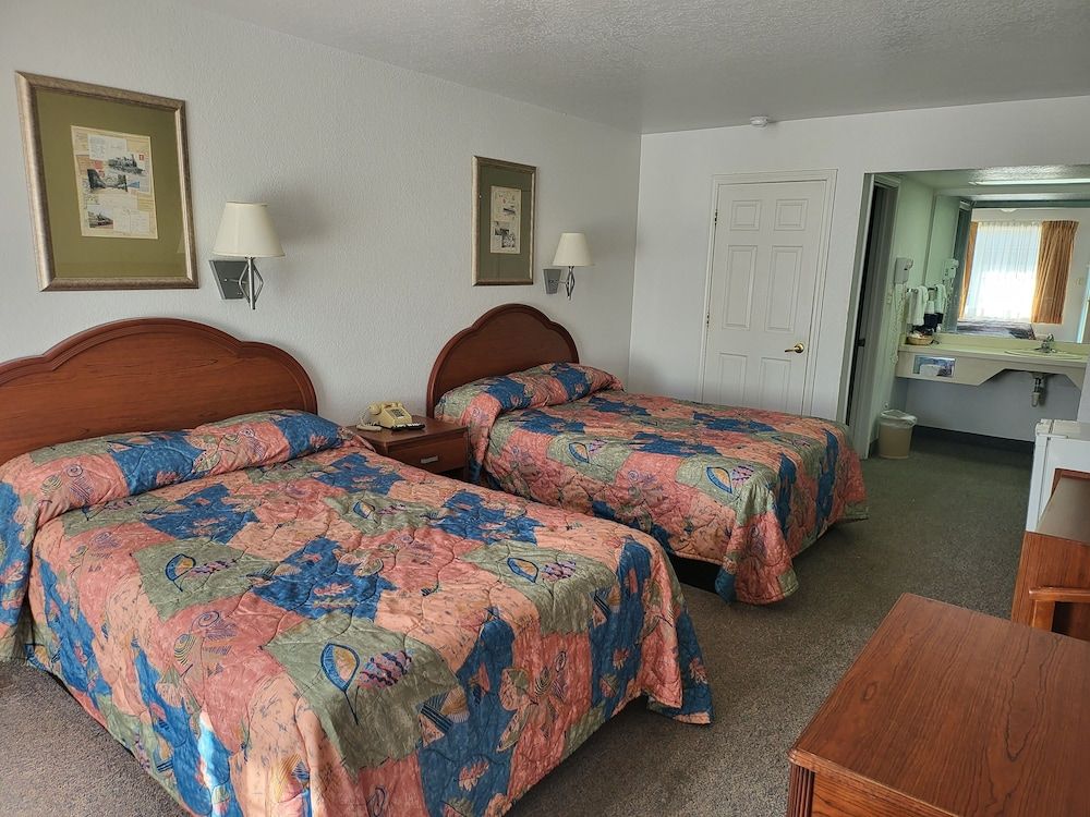 Blue Ribbon Inn and Suites 3