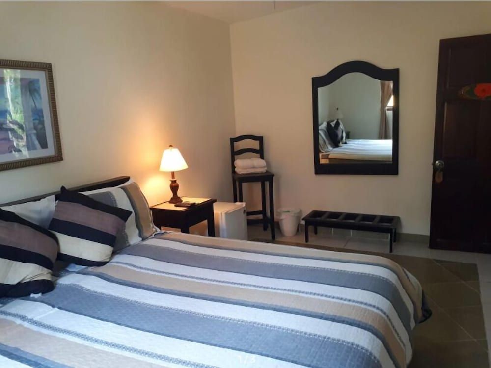 Hibiscus House Bed and Breakfast 3