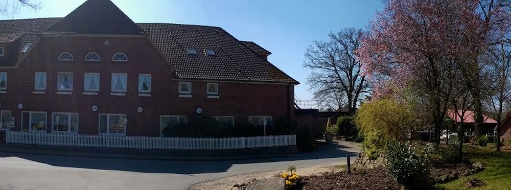 Gasthof Vossbur -1 estrellas en Toppenstedt