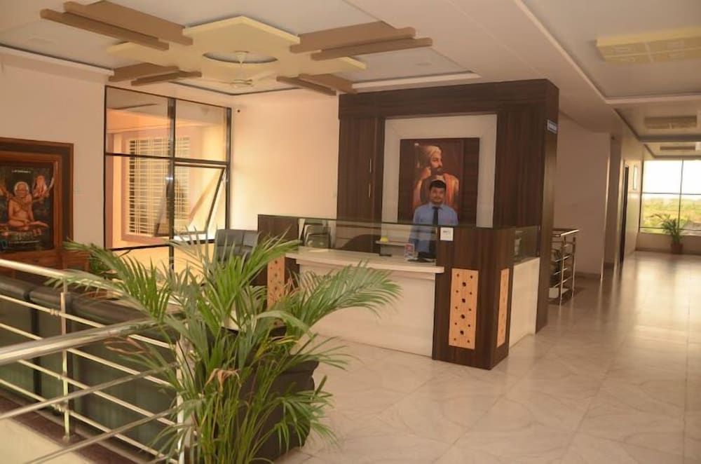Hotel Swamiraj Executive 3 estrellas en Indāpur