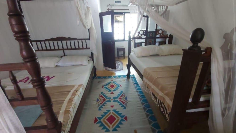 Shella Bahari Guest House 2
