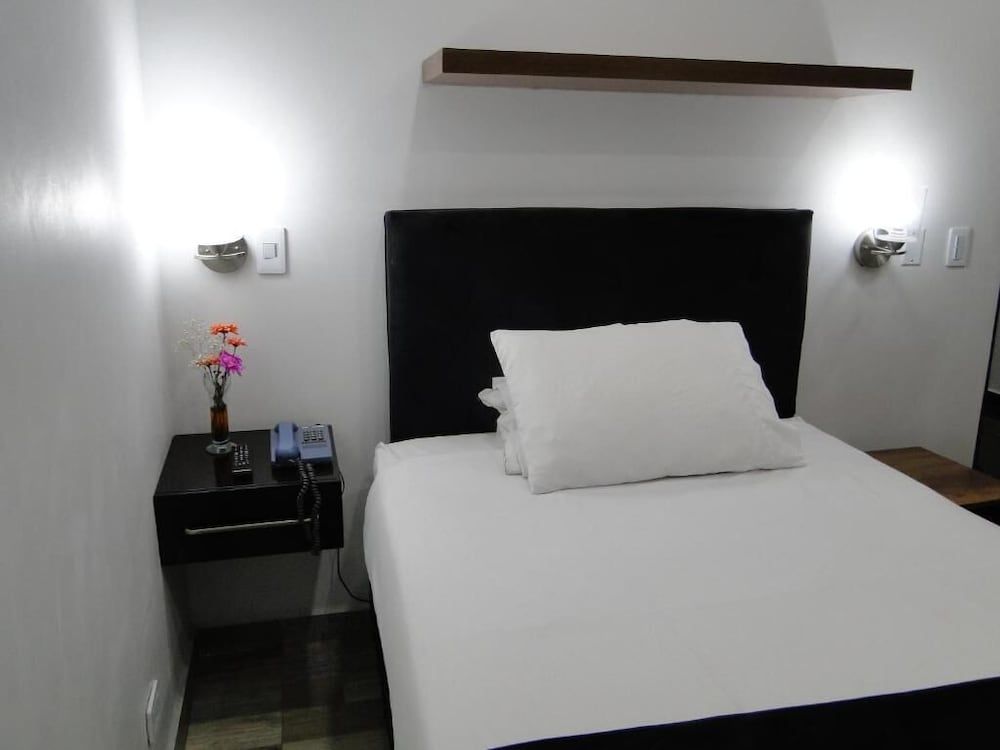 Hotel Esmeralda Plaza 3