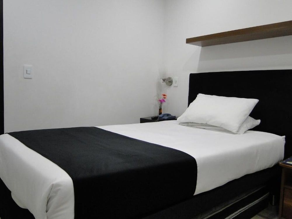 Hotel Esmeralda Plaza -1 estrellas en Zipaquirá