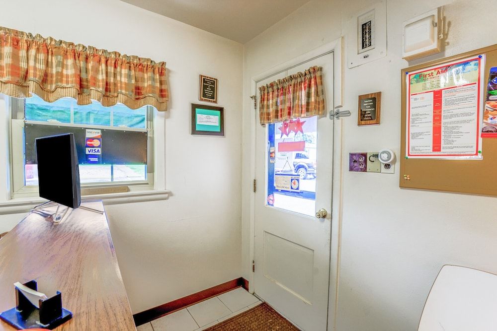 Cadiz Motel by OYO on route 250 2