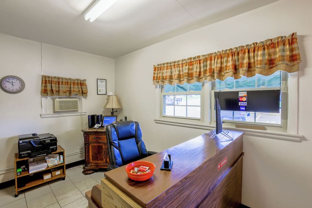Cadiz Motel by OYO on route 250 3