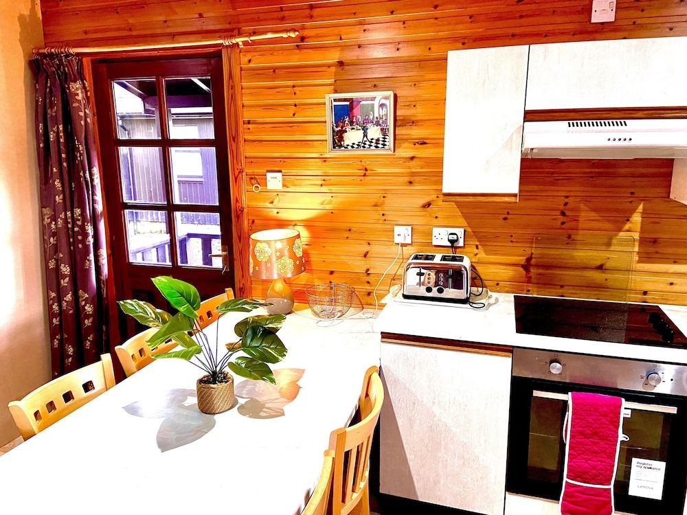 Braemar Lodge Cabins 3