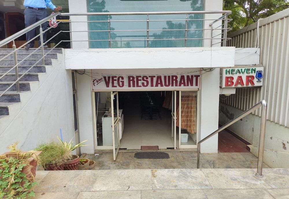 Hotel Geetha International 3