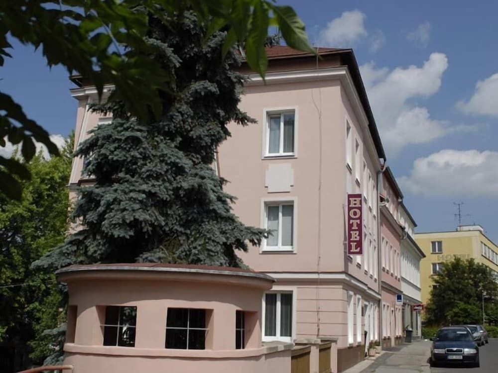 Hotel Almond 3 estrellas en Teplice