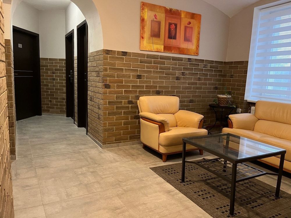 Hotel Almond 2