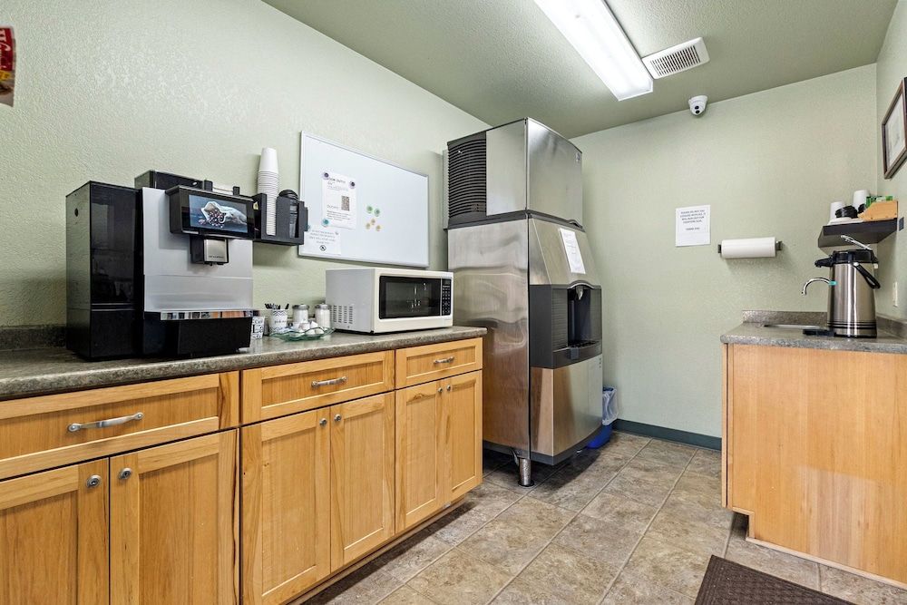 Crescent Beach Motel 3