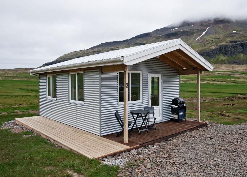 Urðartindur Guesthouse 2