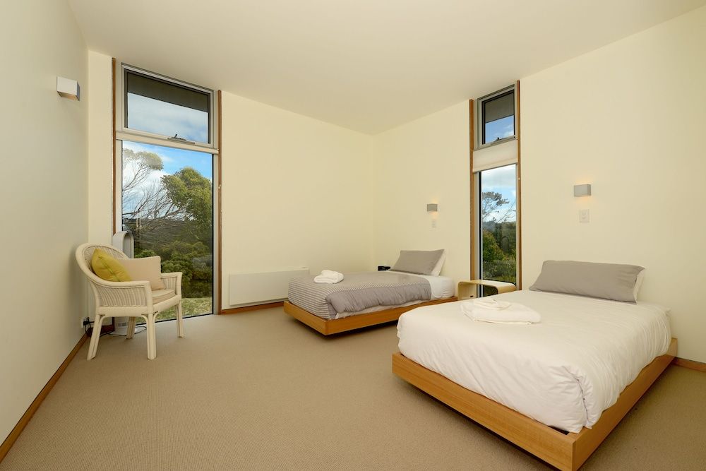 Cloudy Bay Beach House 2