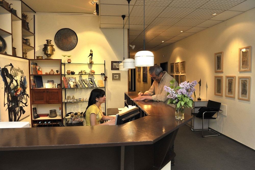 Berlin Art Hotel 3 estrellas en Gyumri