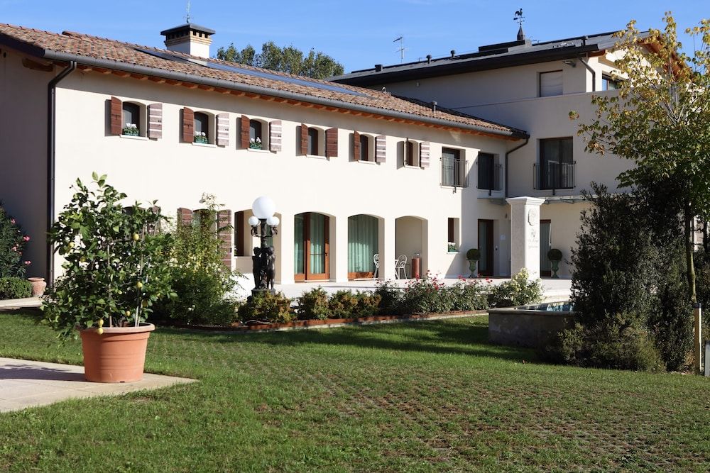 Villa Almè -1 estrelas em Cornarè