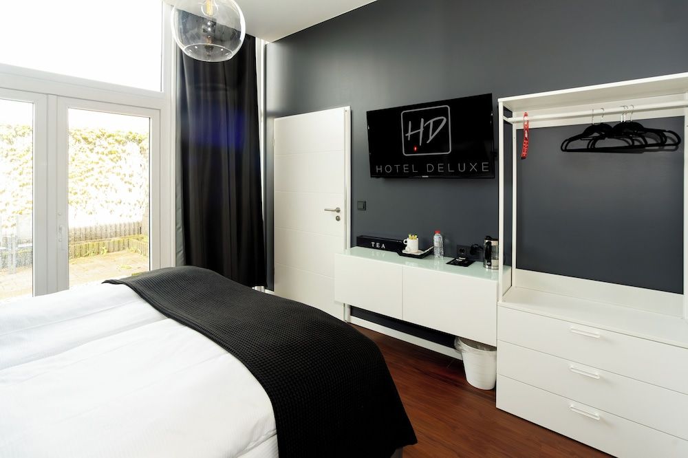 Hotel Deluxe 2