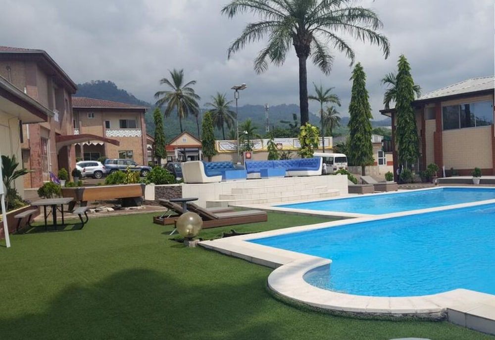 Fini Hotel Bobende 4 estrellas en Limbe
