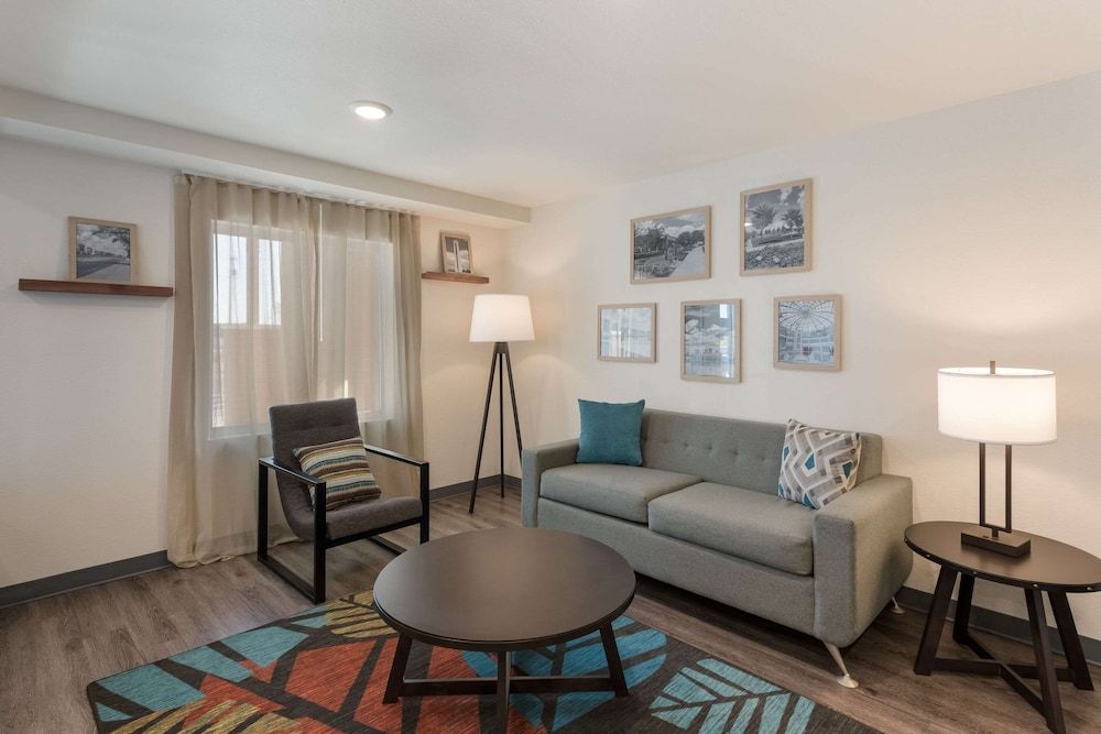 Woodspring Suites Dayton North 3