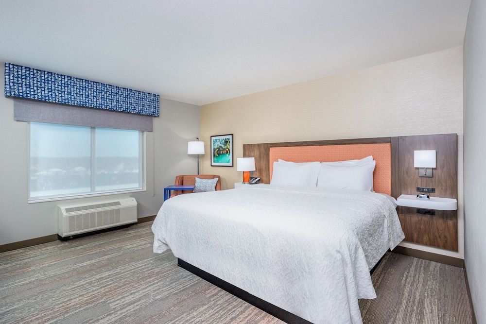 Hampton Inn by Hilton Bedford 3