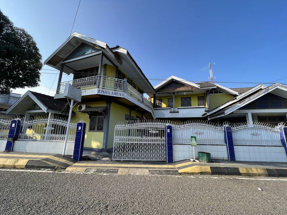 Hotel O Wisma Amrach 2 estrellas en Watampone