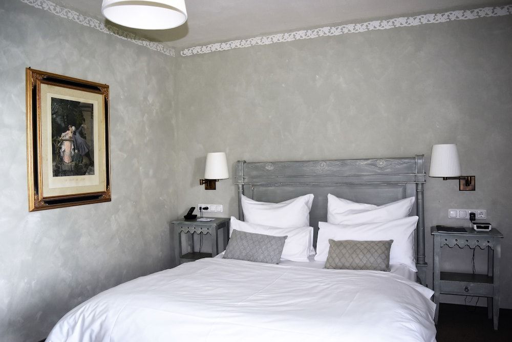 Marina Hotel 3