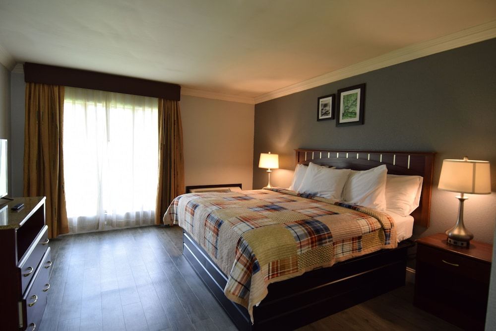 Village Haven Inn & Extended Stay 3
