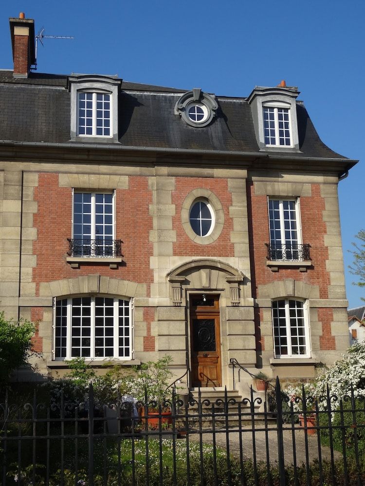 L'Hôtel Particulier -1 estrellas en Asnières-sur-Seine