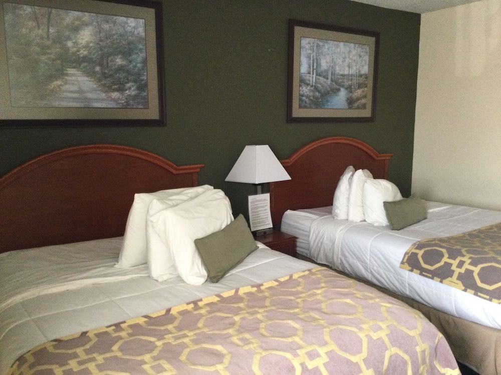 Baymont by Wyndham Janesville 3