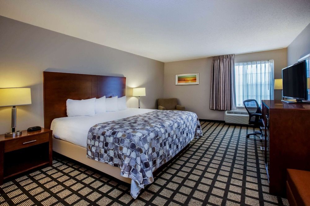 Baymont by Wyndham Mackinaw City 3