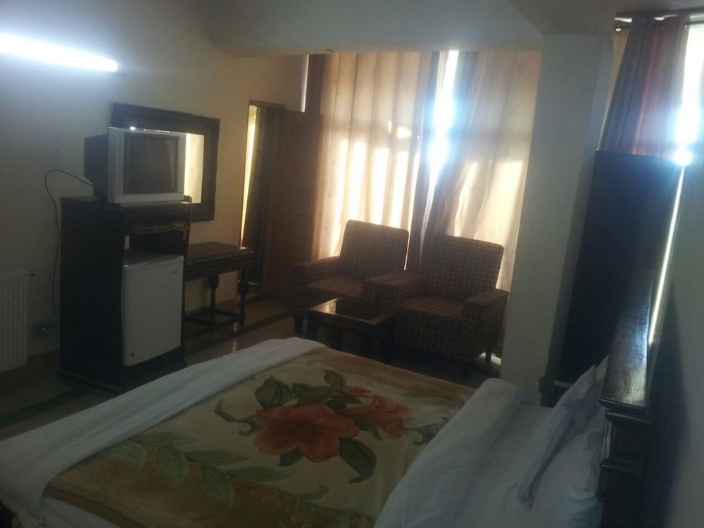 Hotel Move-N-Pick 2