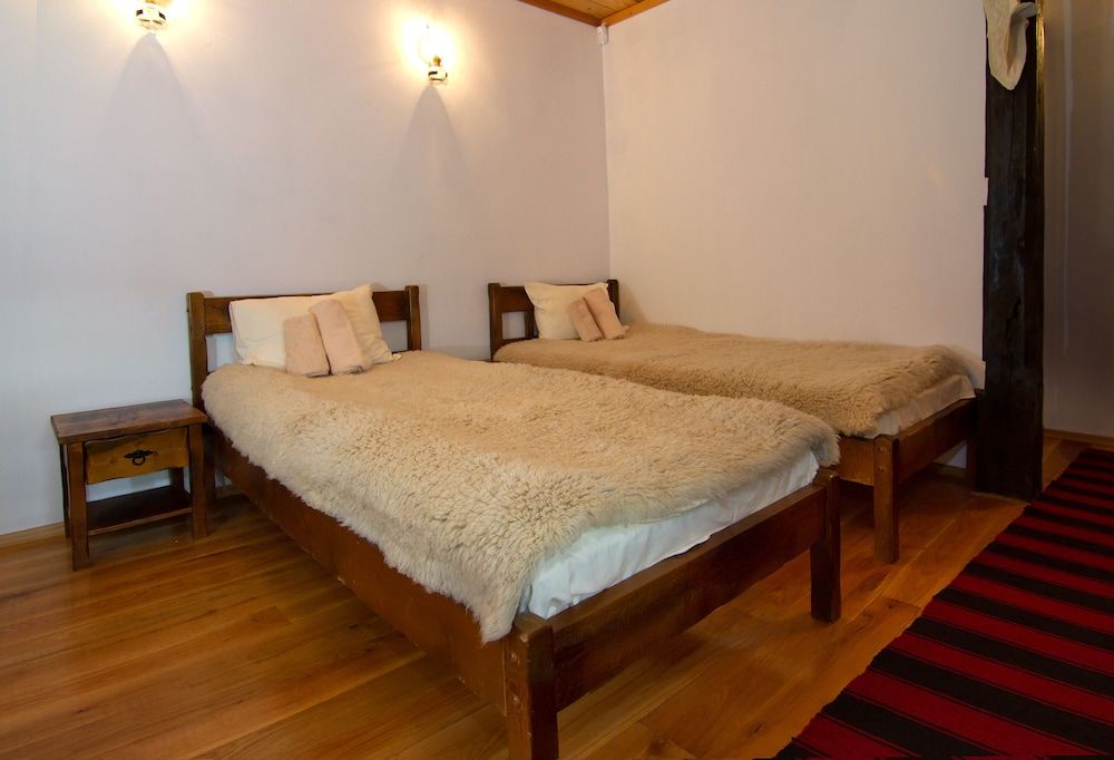 Dedovite Kashti 3