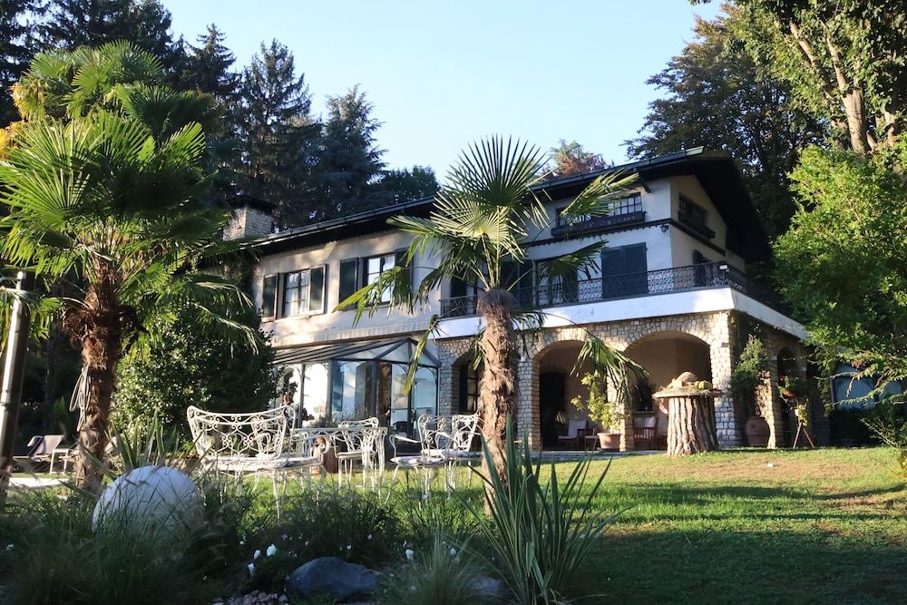 Wonderful Villa Between Como And Milano -1 estrellas en Sirtori