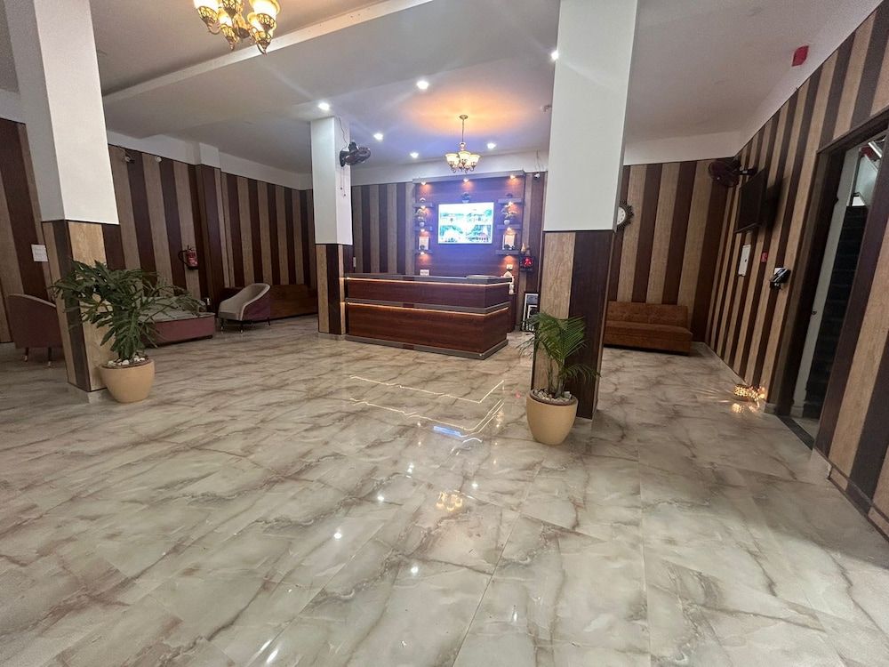 Amritara Social Palace 3