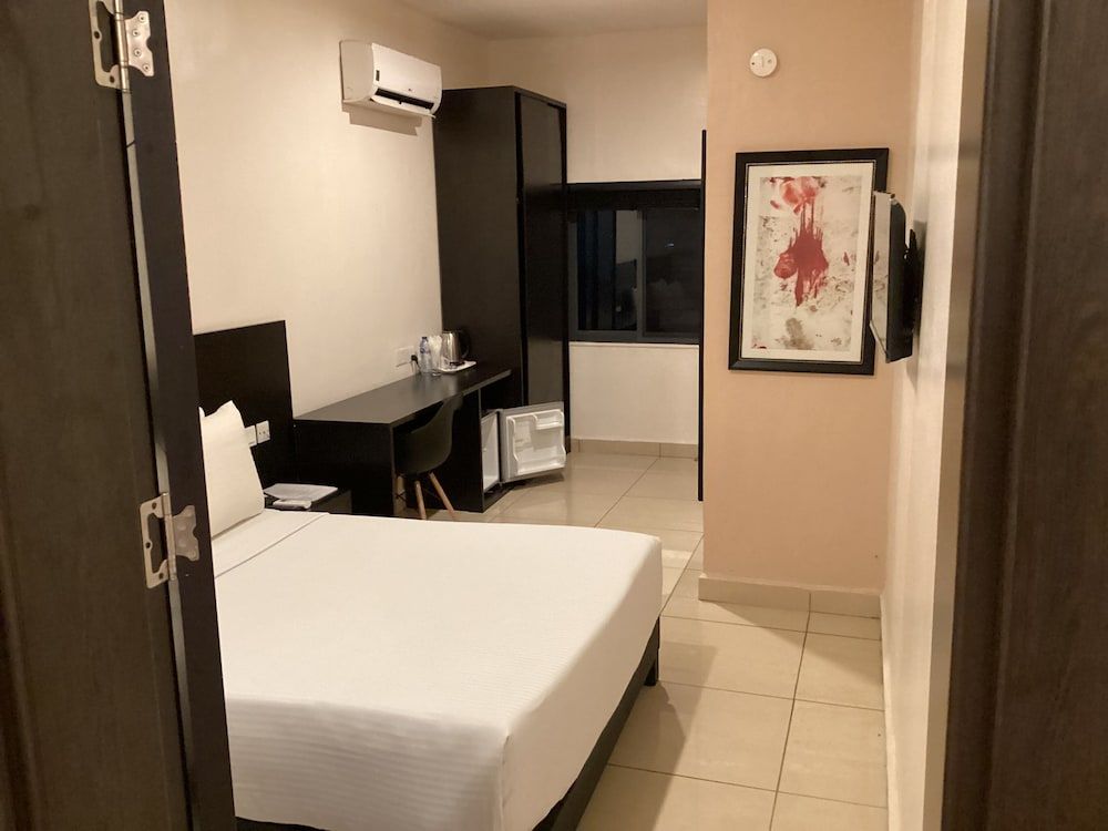 Adis Hotels 3