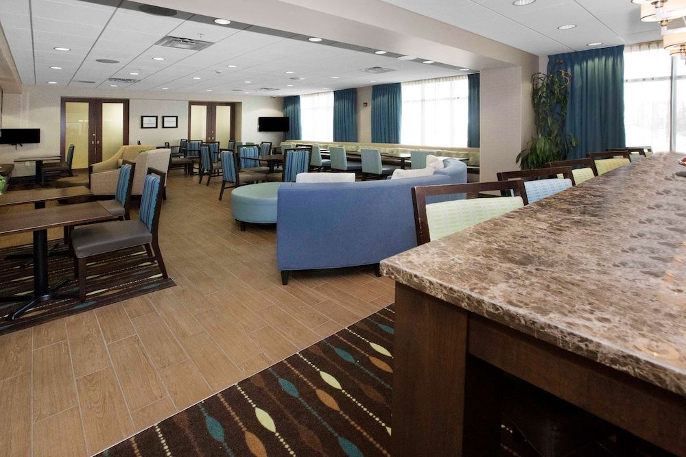 Hampton Inn Pittsburgh-Bridgeville 2