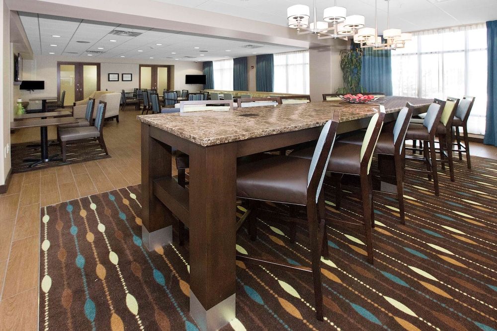 Hampton Inn Pittsburgh-Bridgeville 3