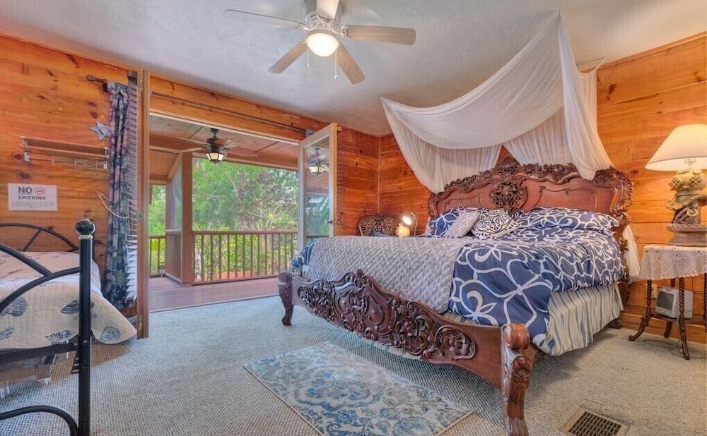 Cabin On The Lake 3