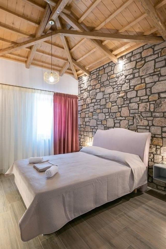 Lithoessa Luxury Apartments 2