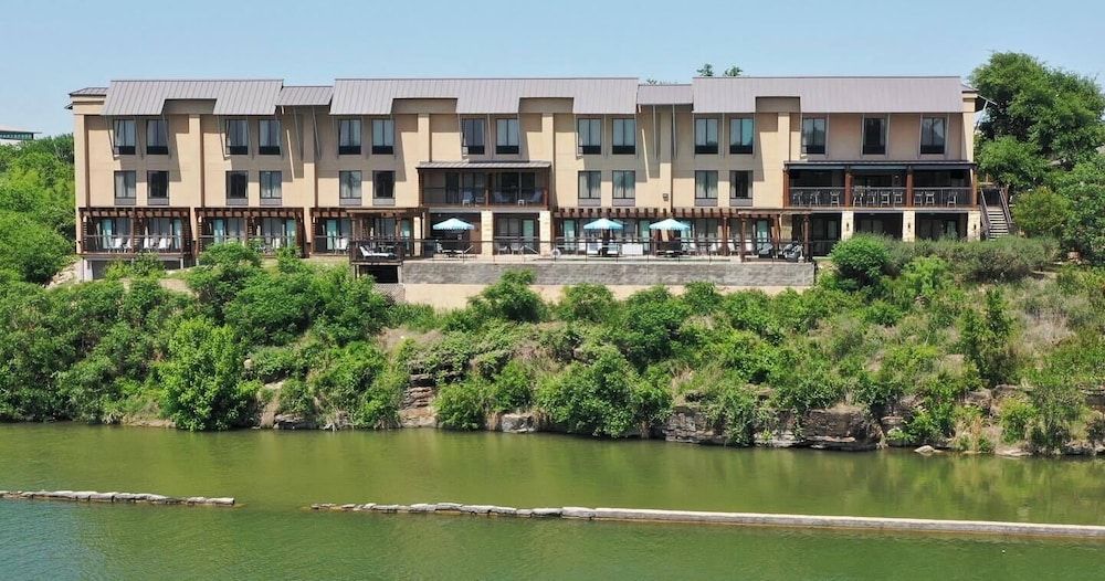 Hidden Falls Inn 3 estrelas em Marble Falls