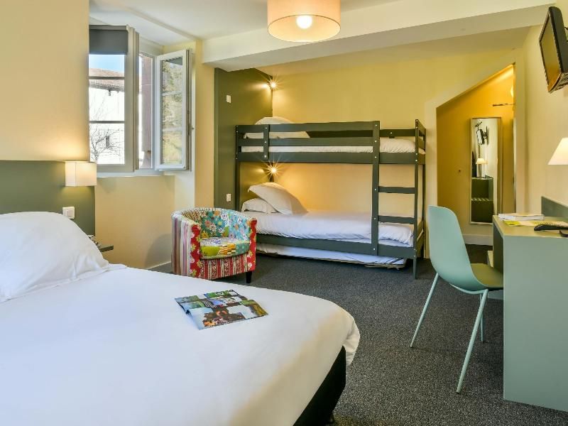Logis Hotel Du Chene 2