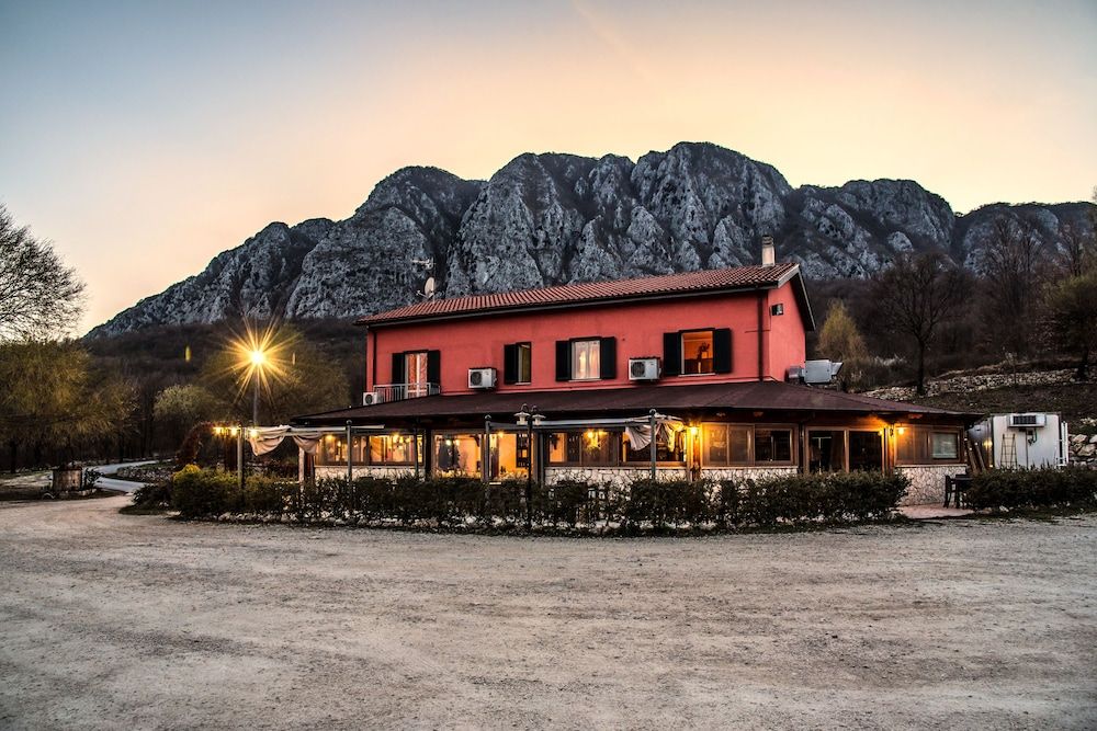 Locanda Belvedere -1 estrellas en Rocchetta a Volturno