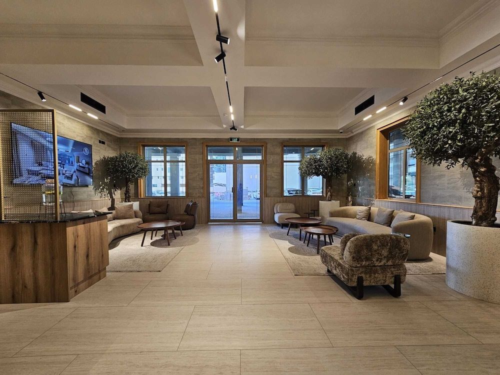 Al Faris Suite 2 3