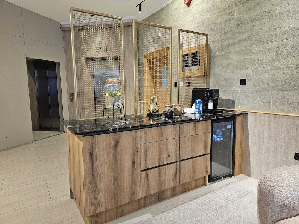 Al Faris Suite 2 2