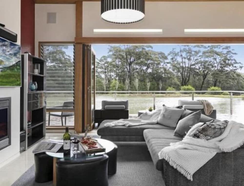 Casa Sul Lago in the H'lands 3