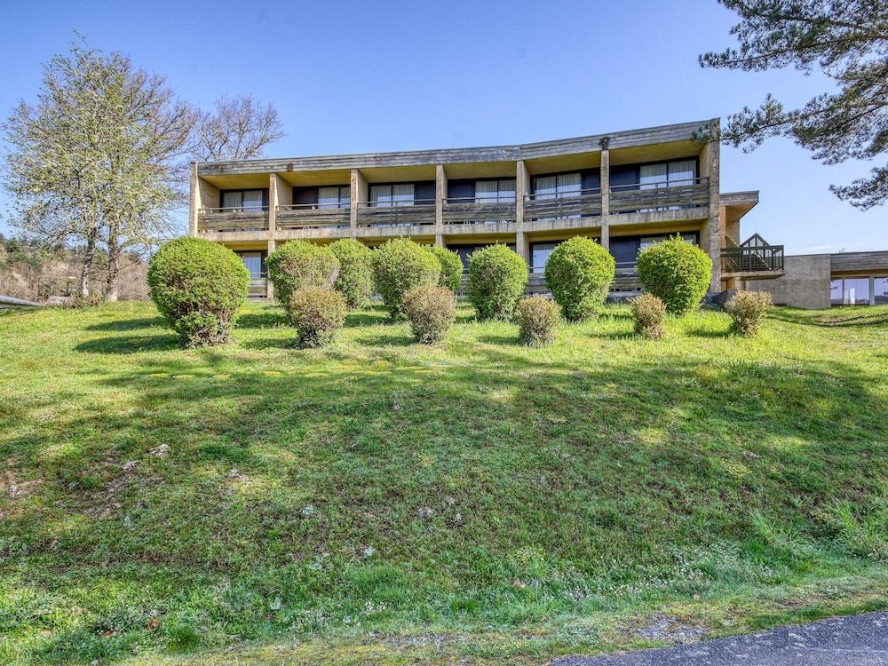 Vacancéole - Le Domaine de Confolant -1 estrellas en Miremont