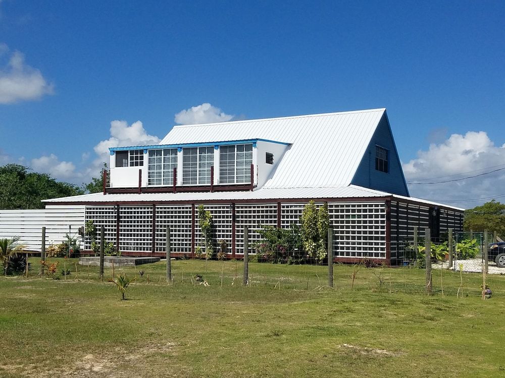 The BNB on Triggerfish Close to the airport -1 estrellas en Ladyville