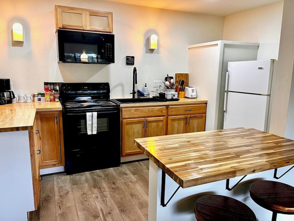 Steelhead Lodge 2