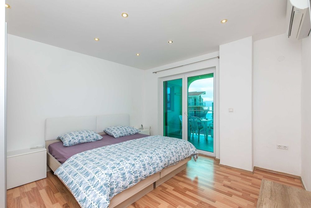 Apartments Road Star 2