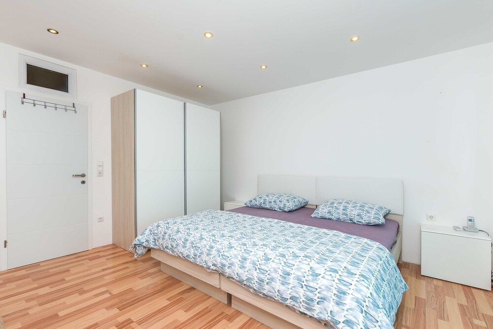 Apartments Road Star 3