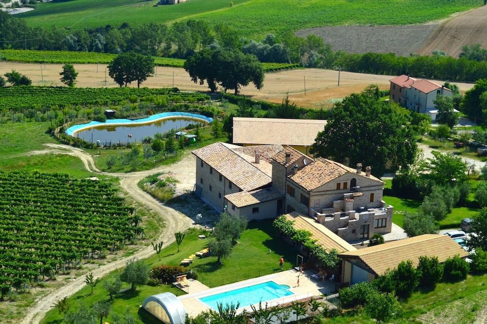Agriturismo Oasi Biologica -1 estrellas en Montedinove
