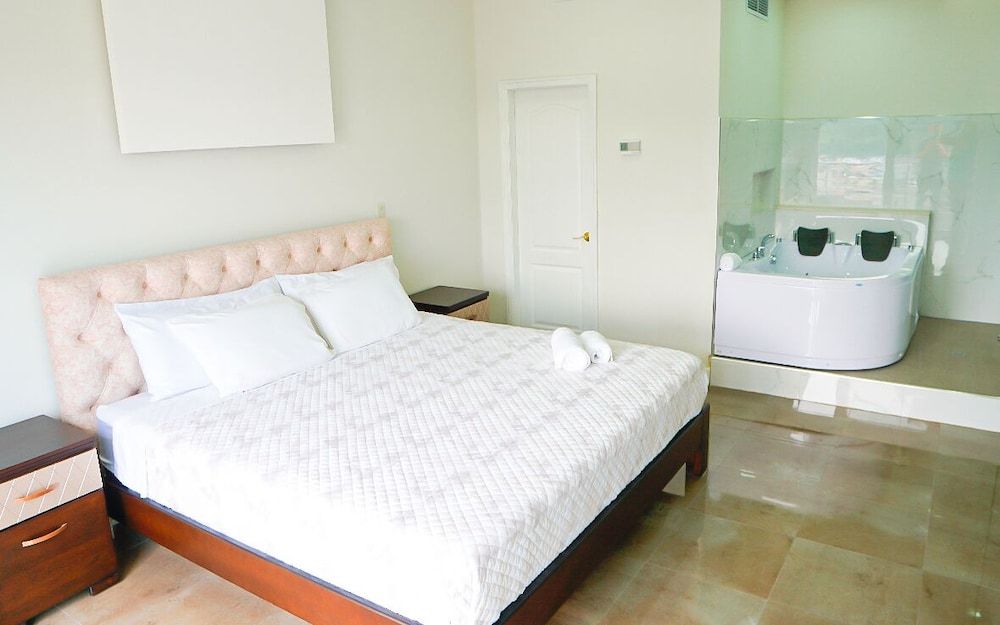 THE VIEW HOTEL 3